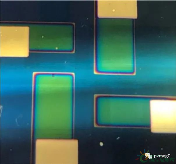 效率达到16.5%的聚合物涂层钢基板基倒置钙钛矿太阳电池